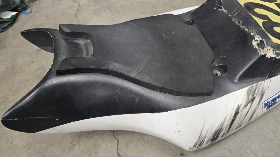 Yamaha YZF R6 2005 carenado trasero carrocerías de fibra de vidrio asiento trasero de carrera Foto 4 de 4