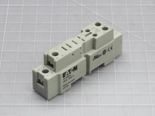 LOT OF 4 EATON D1RAA RELAY SOCKET T232037