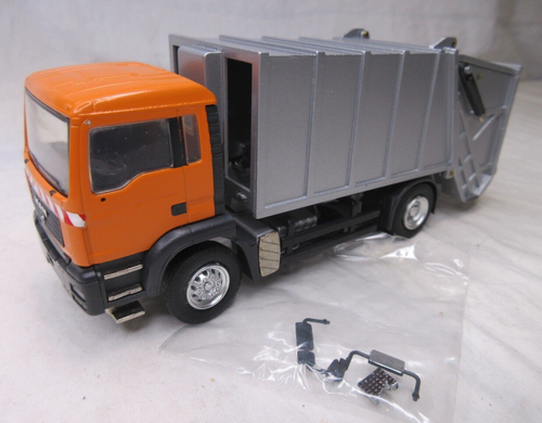 1/50 Conrad MAN Garbage Trash Refuse Truck Packmaster Dealer Version - Picture 2 of 10