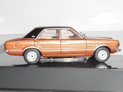 IXO / CORGI. CLC392N. FORD TAUNUS GLX 1973 IN COPPER BROWN 1/43. SEALED - Picture 4 of 10
