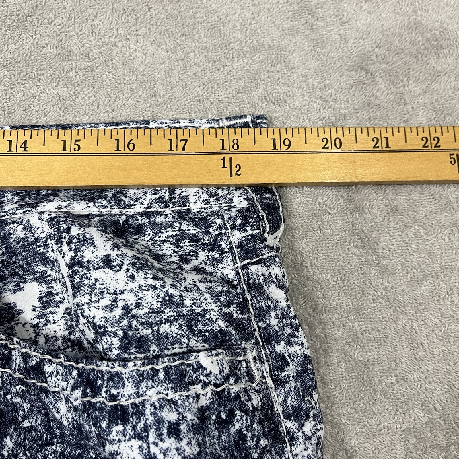 True Religion Mens Board Shorts Swim Trunks Thick Stitching Surf Swimwear 36 thumbnail 4