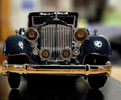 ANSON PRESTIGE EDITION  1:18 Packard 1934 Green