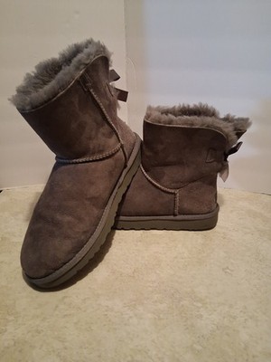 UGG Australia Women's US Size 8 MINI BOW Gray Suede Boots 1005062
