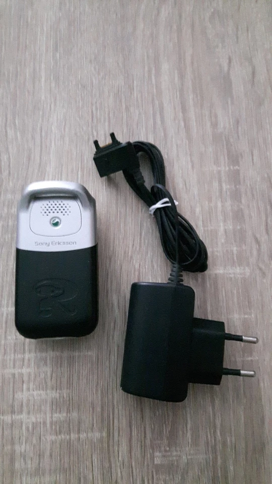 Top Kamera Handy Sony Ericsson W300i (ohne Simlock) Klapphandy Robby Williams - Bild 3 von 4