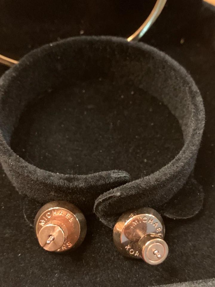 Juego de pulsera y pendientes Michael Kors Foto 3 de 4