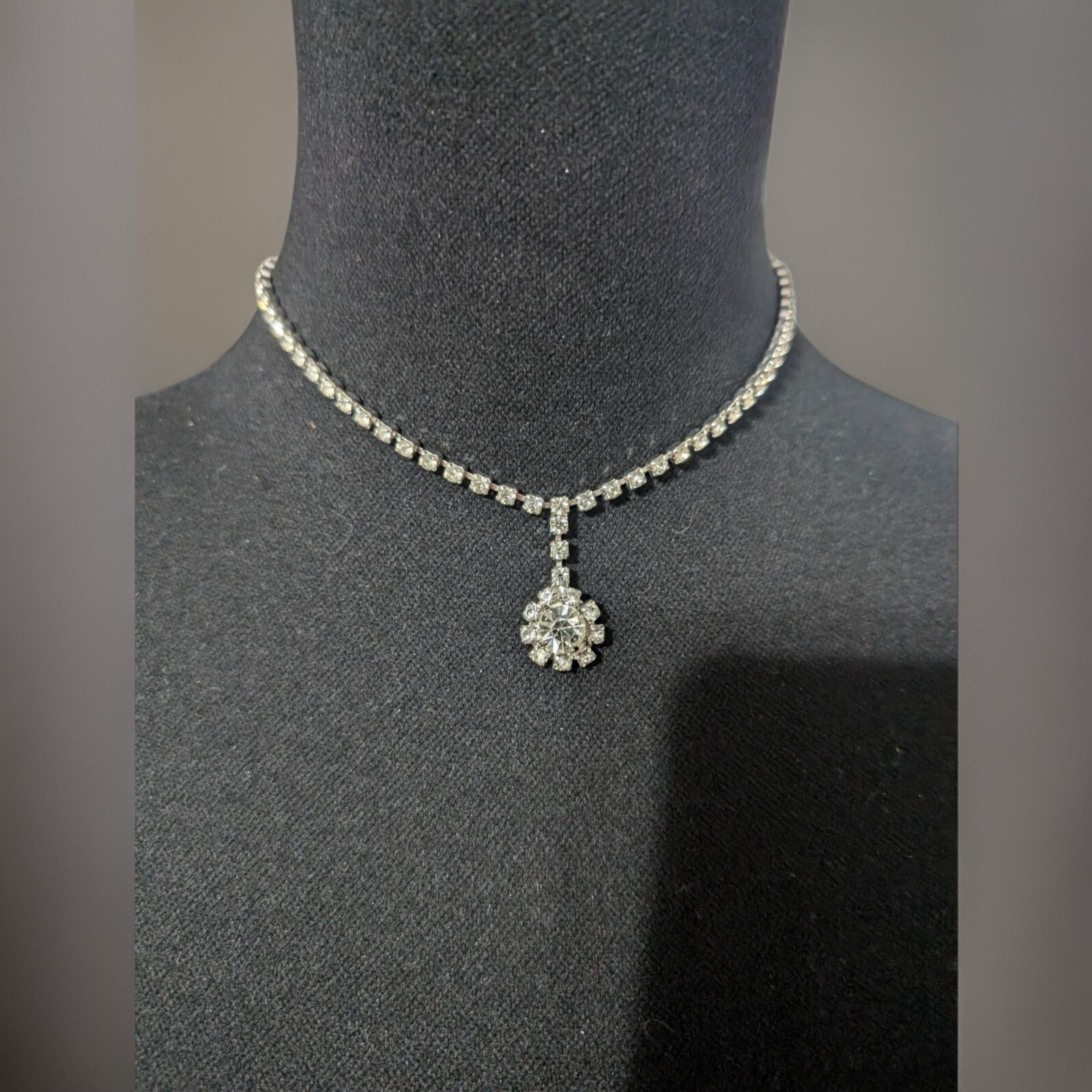 1950s Elegant Circular Rhinestone Drop Pendant Folded… - Gem
