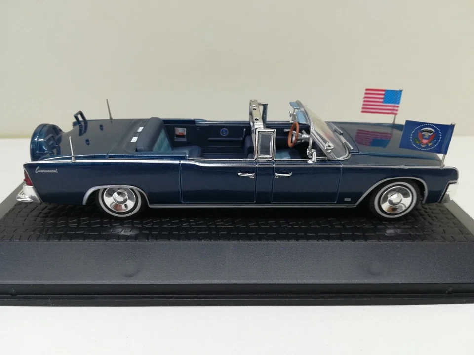 LINCOLN Continental Limousine SS100 X - J.F.K. 1963 - 1:43 Atlas/Norev - Immagine 2 di 4