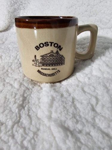 Nanco Boston Faneuil Hall Massachusetts Braun Kaffeebecher Tasse 4" Cracking Style