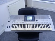 Yamaha PSR-S710 Digital Piano Keyboard 61 Keys