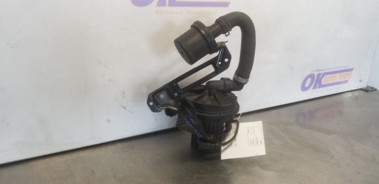 11 AUDI R8 5.2L AIR INJECTION PUMP REAR RIGHT PASSENGER