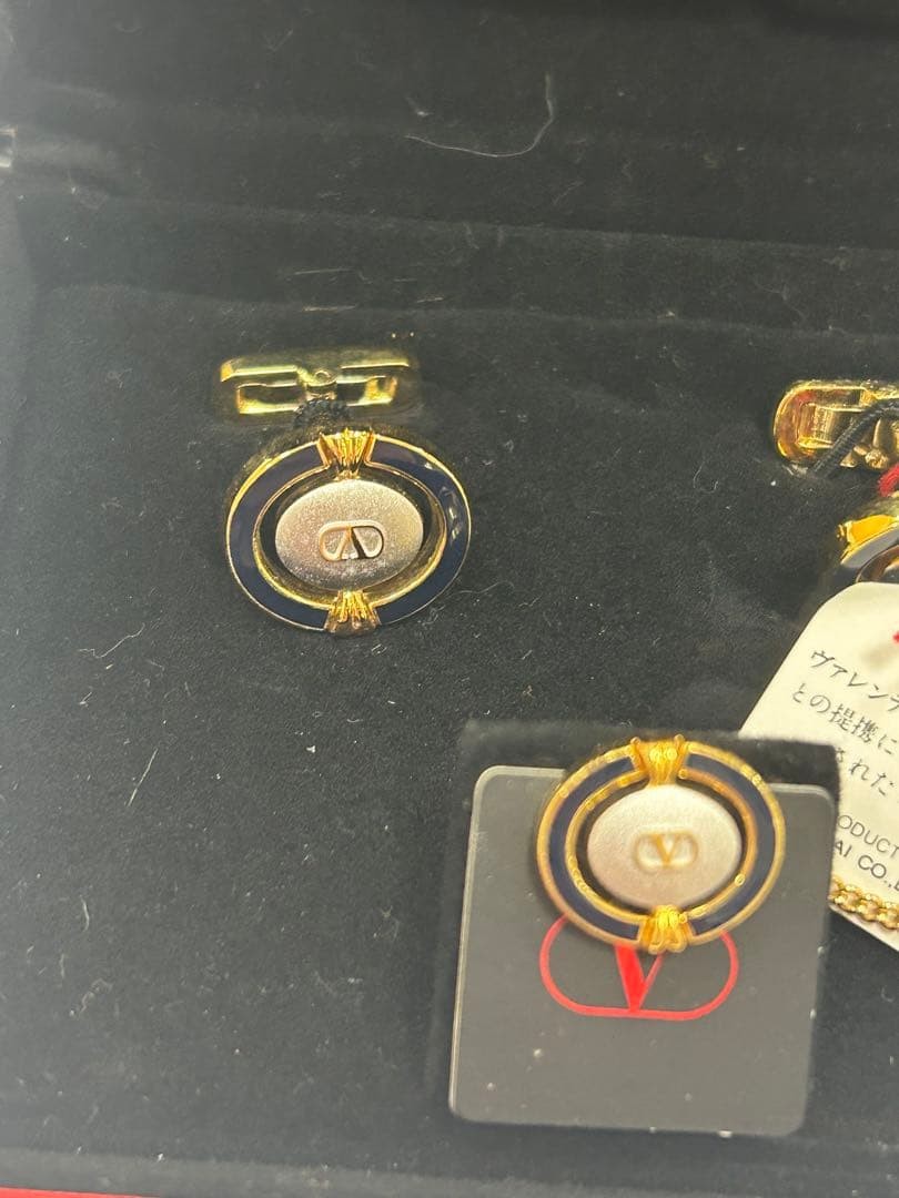VALENTINO GARAVANI Cufflinks Set Shell - Tag Attached - Used - Vintage Collec... thumbnail 3