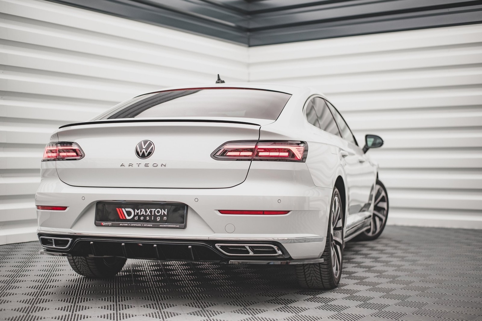 Diffuseur arrière Arteon R-Line Maxton en plastique ABS finition premium - 3