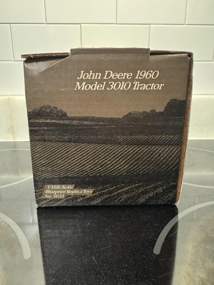 Tractor John Deere 3010 Edición Coleccionista - Modelo Die-Cast Escala 1/16 - Ertl Foto 2 de 4