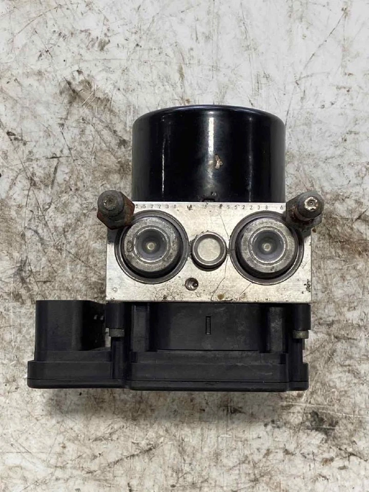 斯巴鲁 Legacy 2011 - 2012 ABS 泵原始设备制造商 ID 27596AJ01A — 第 3/4 张图片