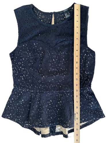 Forever 21 ärmelloses Damen-Oberteil mit Blumenmuster Strick hinten mit Reißverschluss - Größe M schwarz - Bild 8 von 8