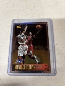 Michael Jordan 1996 Topps Chrome #139 Base Price Guide Michael Jordan 1996 Topps Chrome #139 Base Price Guide