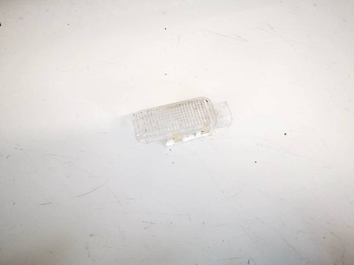 8d0947415 Innenraumleuchte Leseleuchte  Audi Q7 DE2344834-11