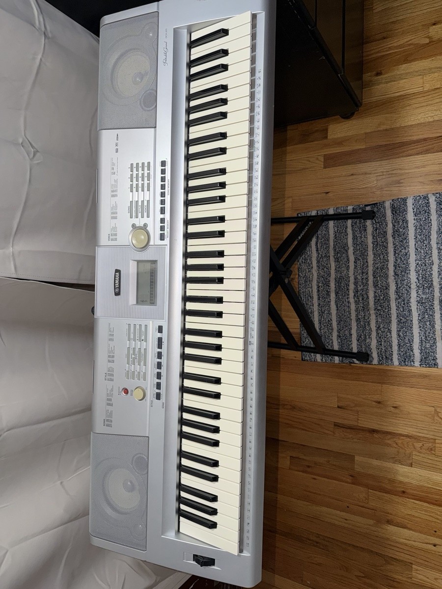 Yamaha DGX- 205 Portable Grand Piano Keyboard 76 Keys w/Power
