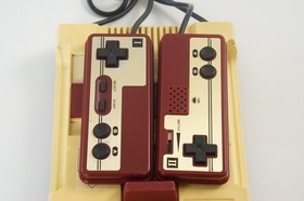 Nintendo Famicom Console -System Only- Tested HVC-001 H6160148