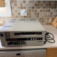 Sony UVW-1800 Betacam SP Videocassette Recorder Untested Parts. Powers On. READ
