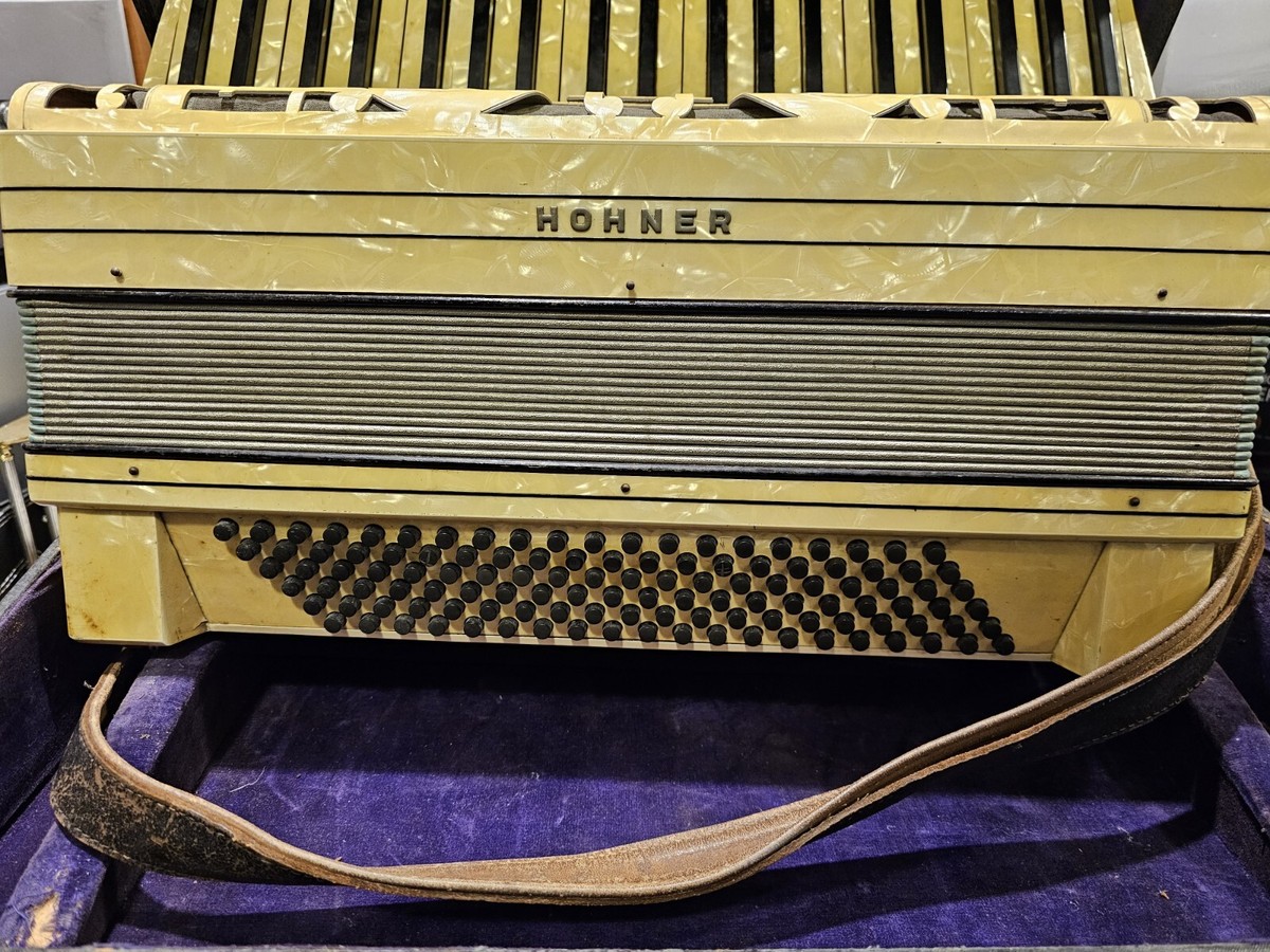 Vintage Hohner Accordion In Original Case. Serial#85280