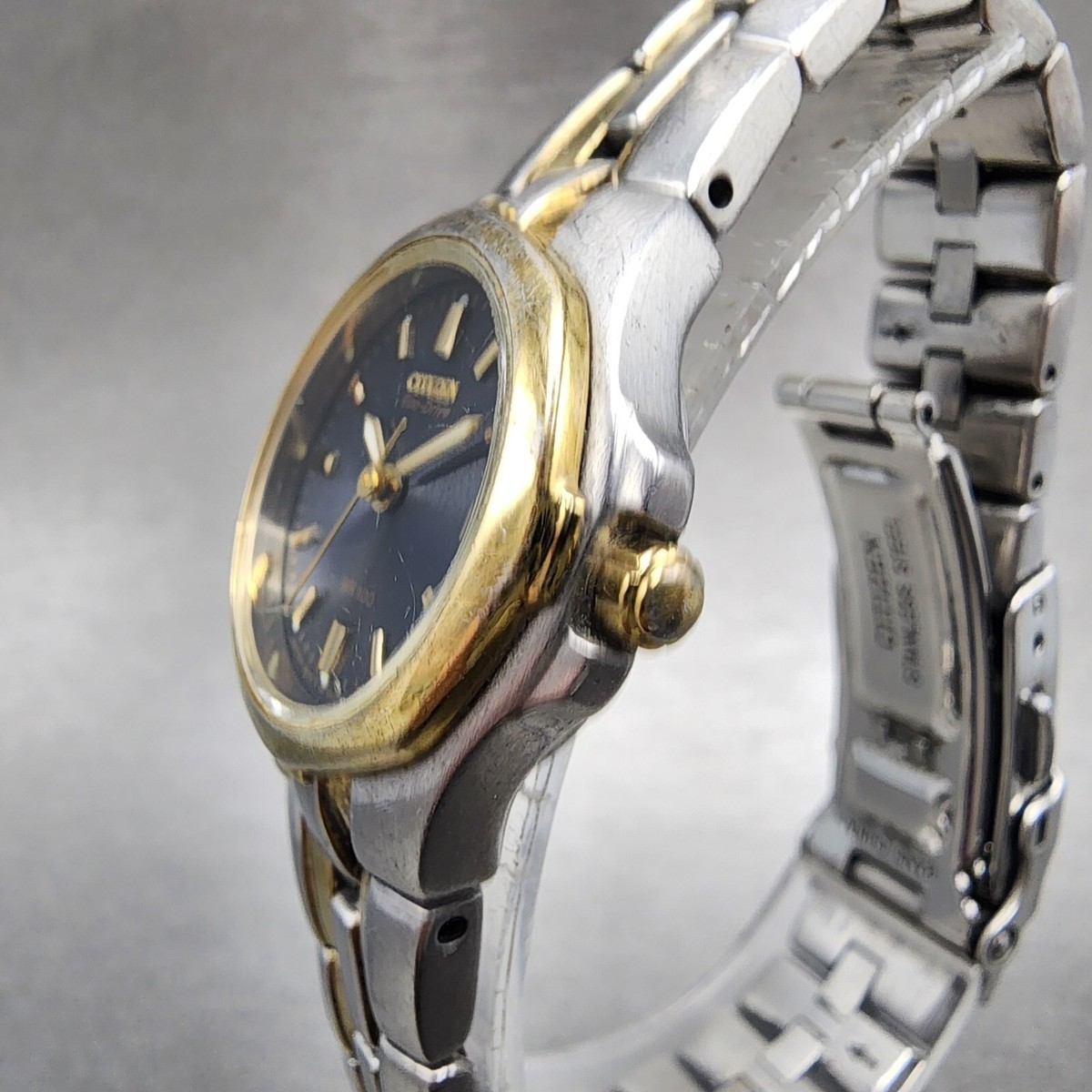 CITIZEN Eco-Drive レディース 時計 WR-100 Vintage Citizen Women's Eco-Drive WR 100 Watch, Black Face w