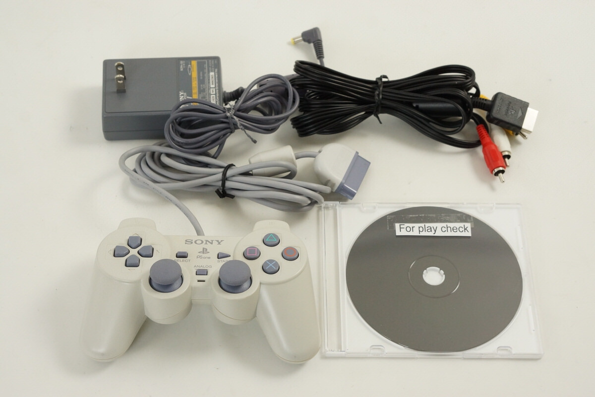 大切な PS one System Tested SONY MONITOR LCD SCPH-100 Boxed Console 本体