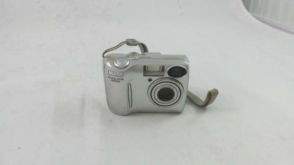 Nikon Coolpix 4600 MP Digital Camera 3x Optical Zoom Grade A