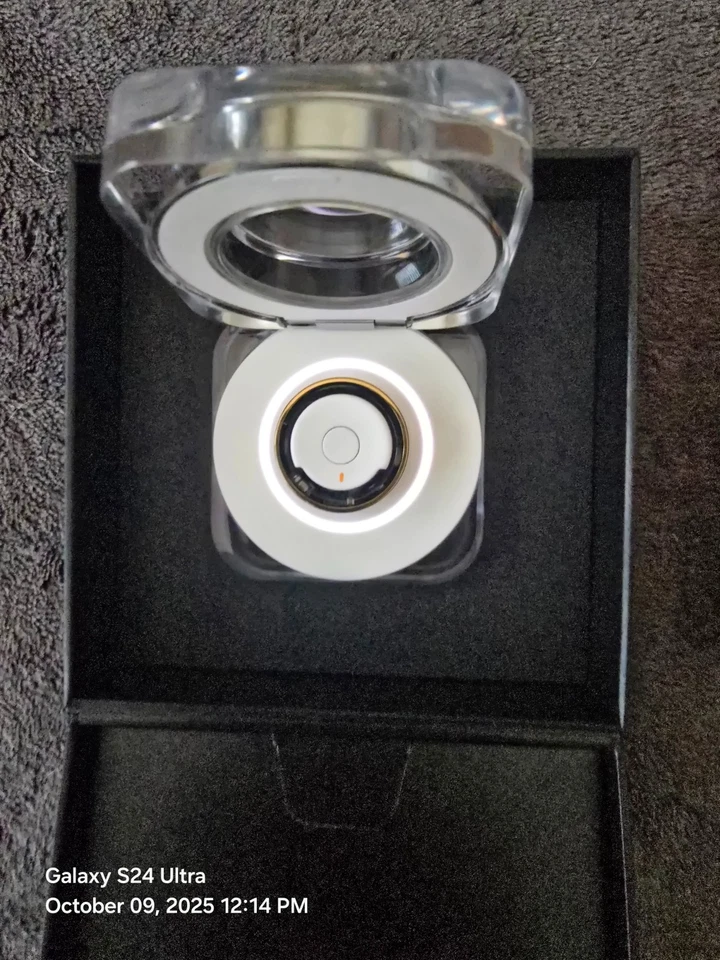 Samsung Galaxy Ring Titanium Gold SM-Q507 Bluetooth Smart Ring Size 7 - Image 3 of 4