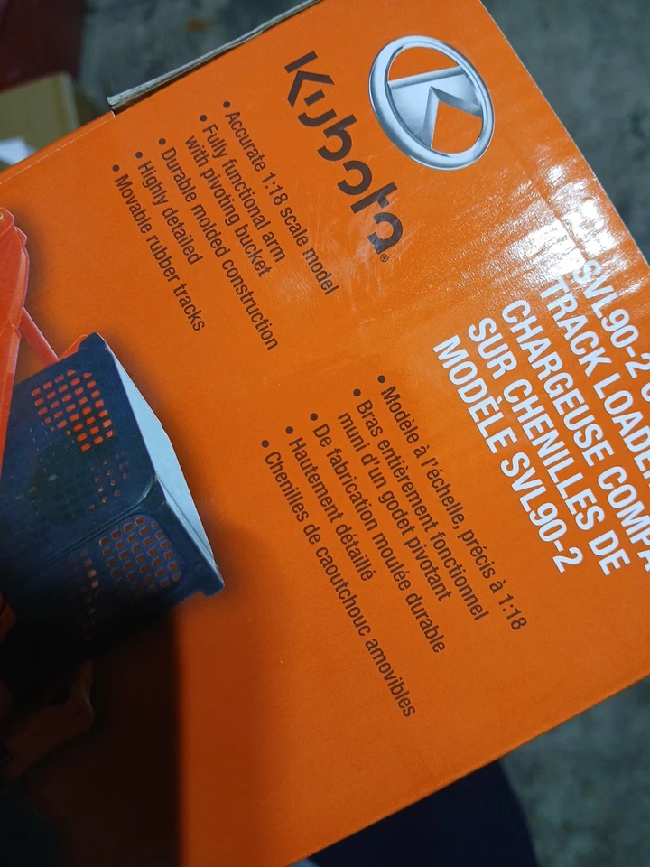 Kubota SVL90-2 Compact Track Loader 1:18 Scale,Contemporary Manufacture - Image 3 of 3