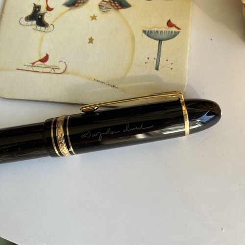 Pluma Estilográfica Montblanc para Signature Negrita y Estuche de Cuero Rojo - Imagen 9 de 9