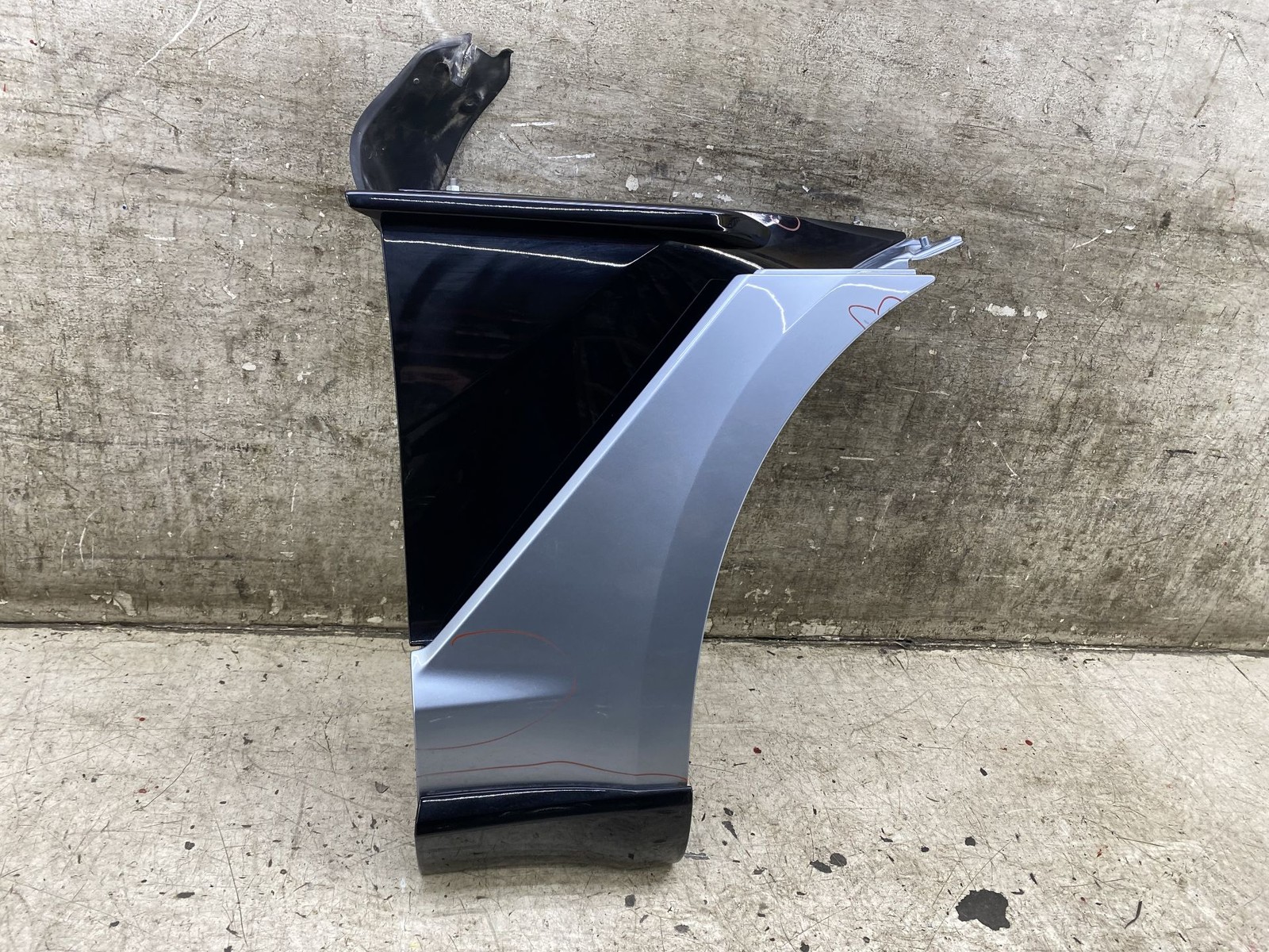 2020-2025 ASTON MARTIN DBX FRONT RIGHT PASSENGER FENDER SKYFALL SILVER 2