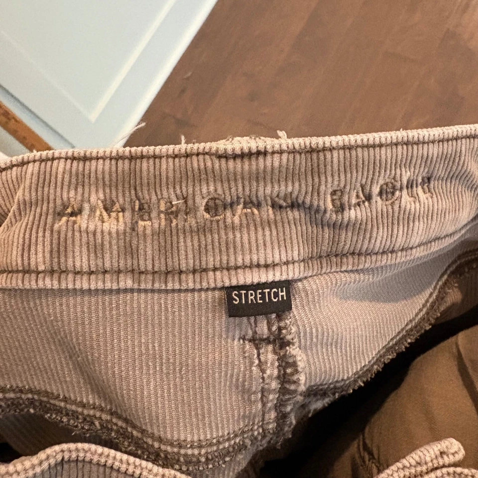 Pantalones legging American Eagle tiro alto pana talla 00 verde oliva elásticos Foto 2 de 4