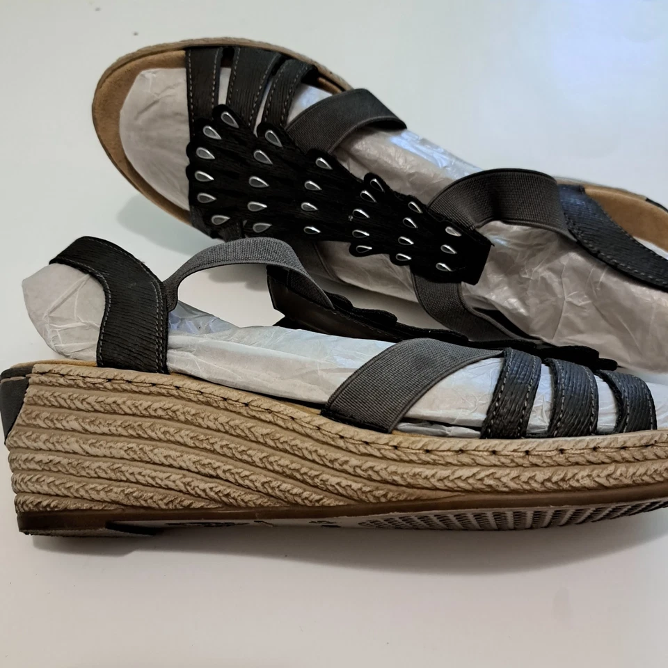 Reiler Women's Wedge Sandal Size 9 - Image 4 of 4