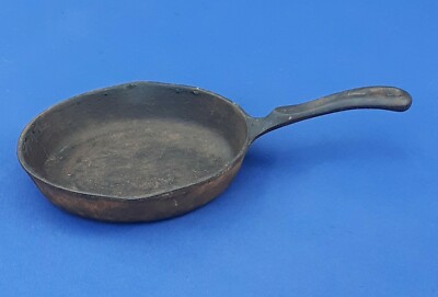 Vintage Wagner's 1891 Original Cast Iron 8