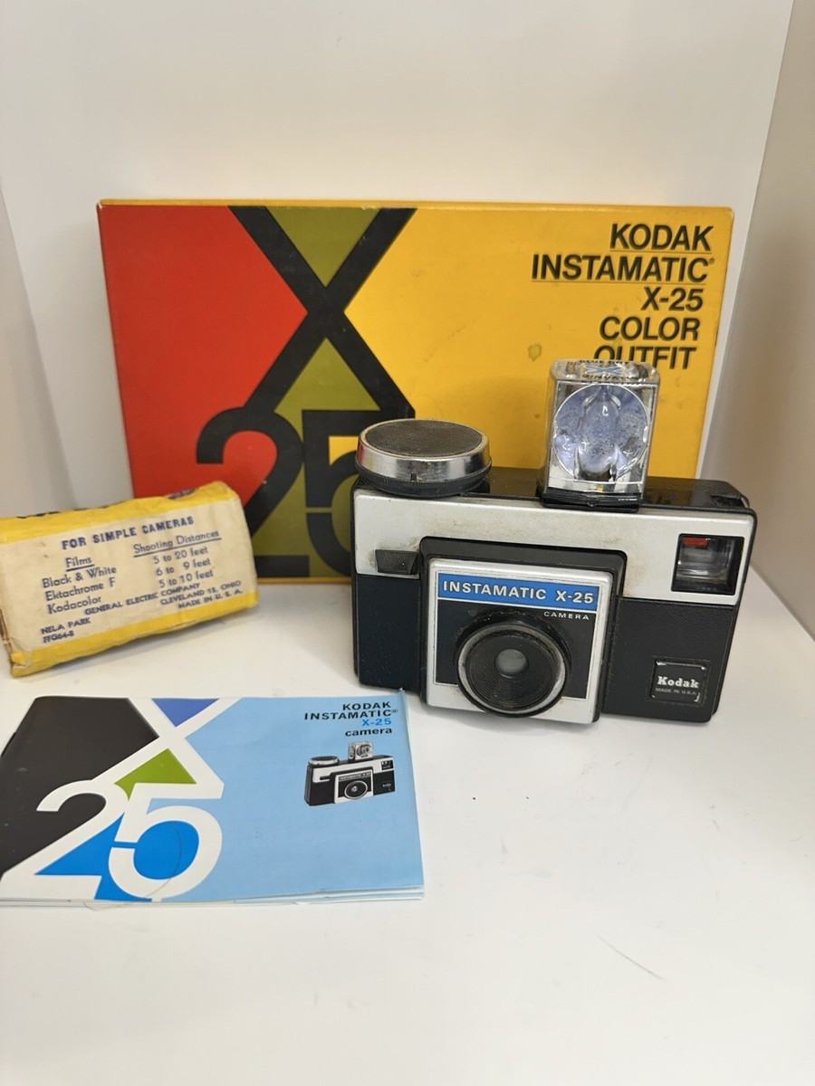 KODAK INSTAMATIC X-25 COLOR OUTFIT CAMERA -VINTAGE