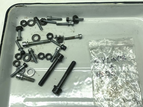 BMW R1100S Zylinderkopf Zylinder Schrauben Cylinderhead Barrel Bolts (2) 01'