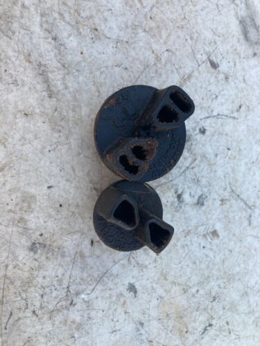 Poulan Wild Thing gas and oil caps