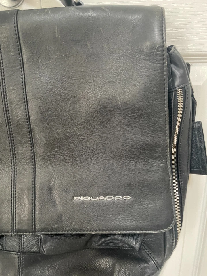 Men's Leather Briefcase – Sleek Grey, Italian Craftsmanship (Piquadro Brand) - Image 3 of 4