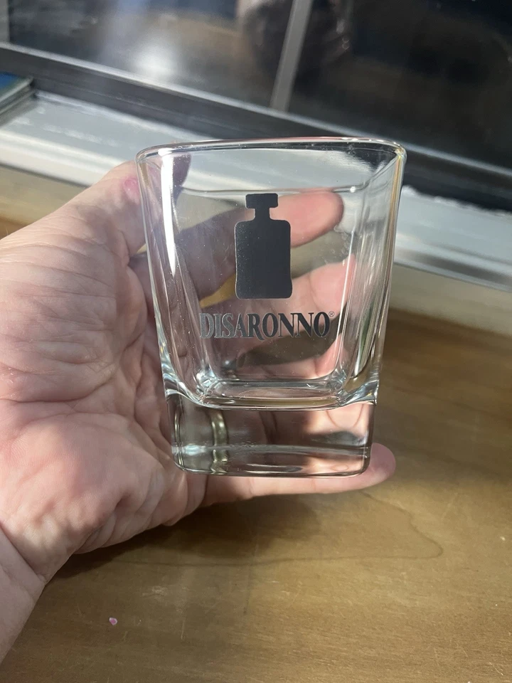 Vaso de vaso de cóctel DiSaronno base cuadrada para beber rocas Foto 2 de 3