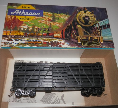 Coche de stock negro sin decorar Athearn escala HO 40' #1774 con kadees | Zustand: Used