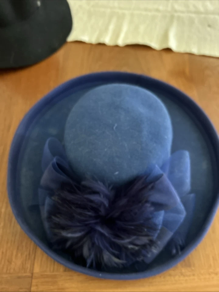 Винтажная 100% шерстяная синяя шляпа Deborah New York с отделкой из перьев - Изображение 2 из 4