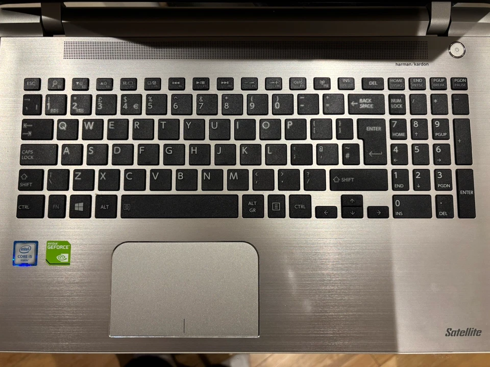 Toshiba Satellite P50 -C - 18K 15.6" Laptop - Silver - Image 4 of 4