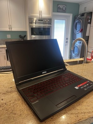 MSI GL63 8RE-639US gaming Laptop