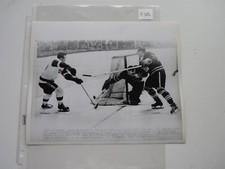 1962 NHL HOCKEY ORIGINAL PHOTO 8X10 TORONTO JOHNNY BOWER BOBBY BAUN VS DETROIT
