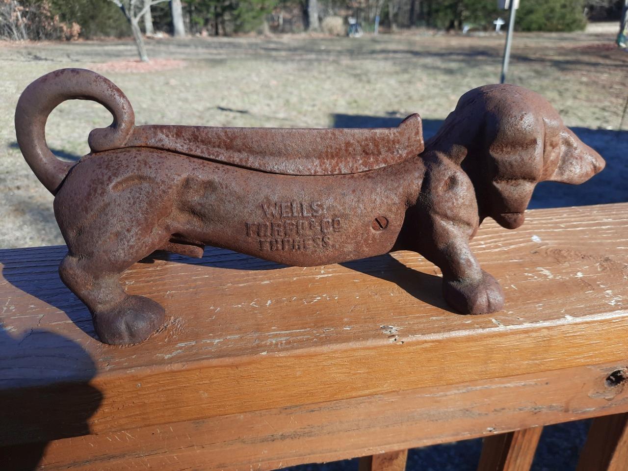 VINTAGE CAST IRON WELLS FARGO EXPRESS DACHSHUND WEINER DOG DOORSTOP