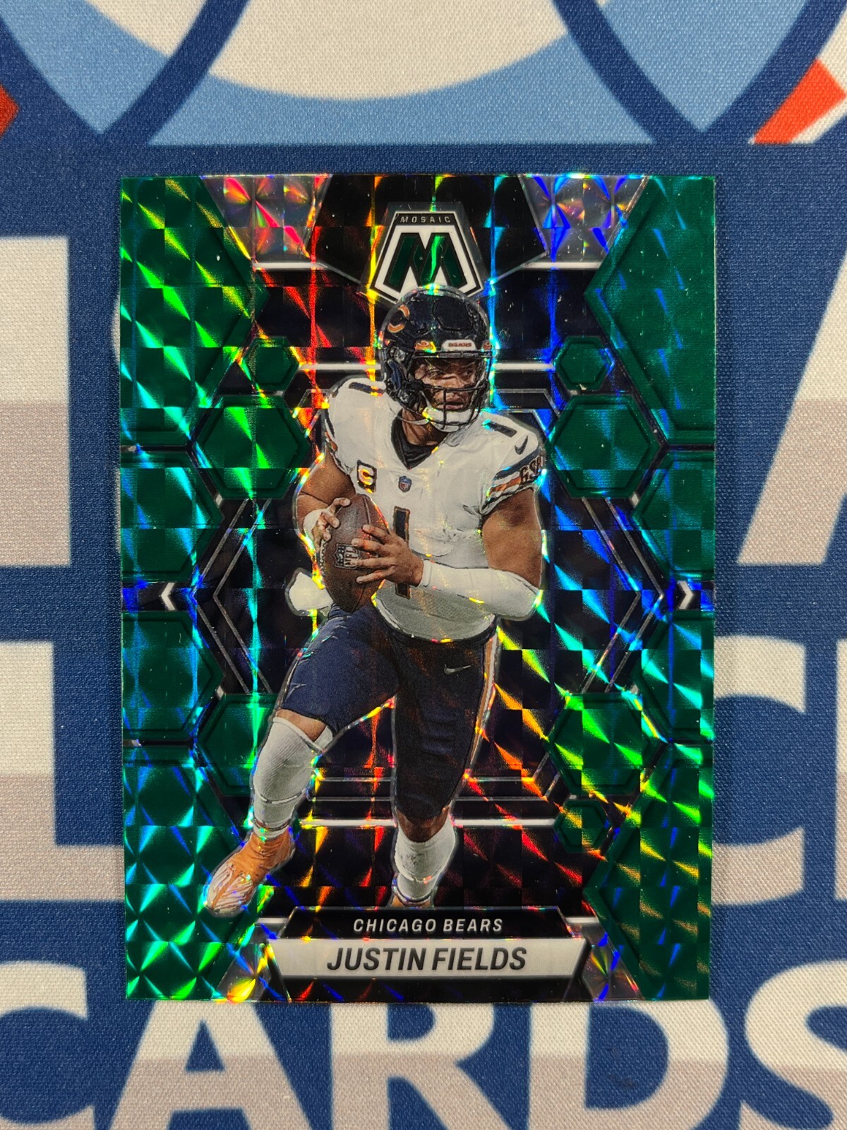 2023 Panini Mosaic Green Mosaic Prizm Justin Fields #33