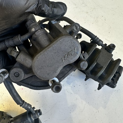 Honda CBR600 1998 Front Brake Calipers and Bracket Mount master cylinder - Picture 8 of 9