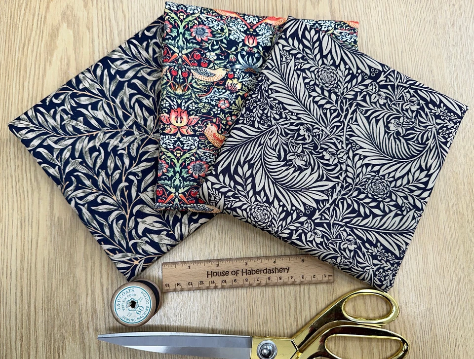 FAT QUARTER FABRIC BUNDLE - William Morris Navy Blue Floral Bird Print Fabric - Image 3 of 3