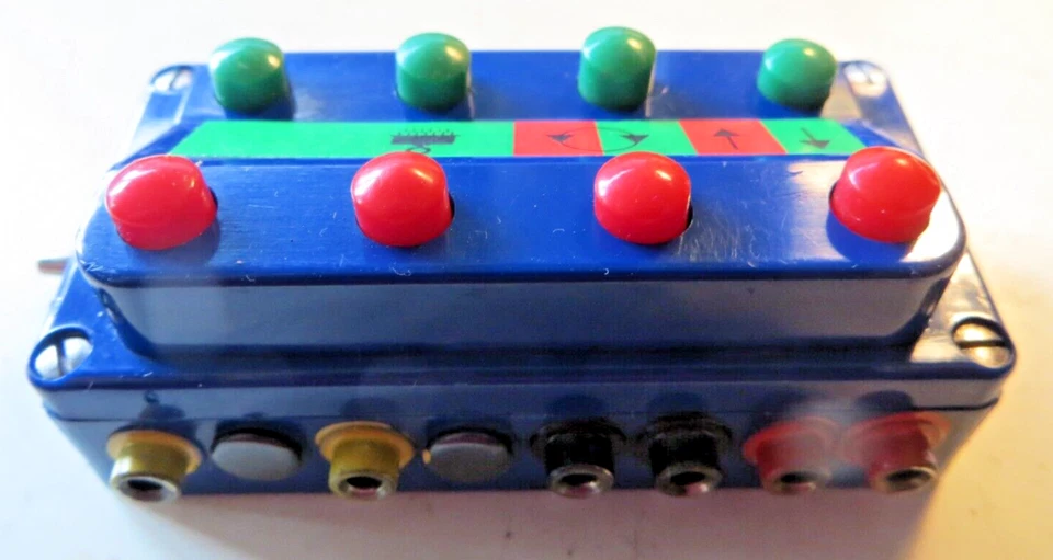 Märklin H0 Stellpult für Dreh-Kran 7051 modifiziert Original - Anschlüsse